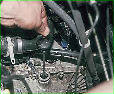 How to change the oil in the gearbox of a Lada Granta