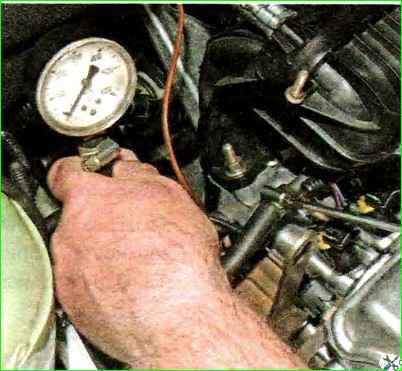 How to check fuel pressure