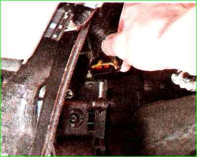 Comprobación y reemplazo del pedal del acelerador electrónico