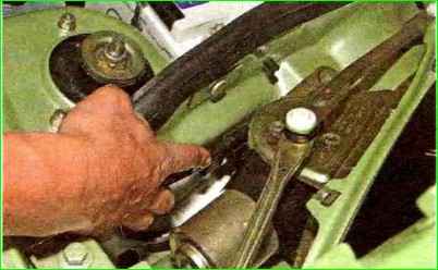 Replacing the windshield wiper gearbox