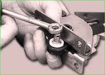Repairing the parking brake lever