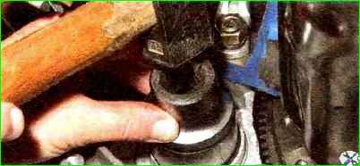 Replacing wheel drive oil seals