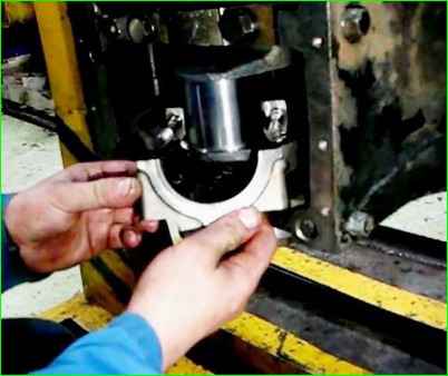 How to lay the crankshaft and piston group of the Kamaz engine