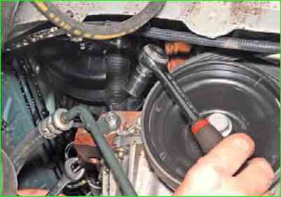 Как снять поддон и заменить маслонасос двигателя К7М