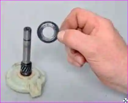 Снятие упорной шайбы