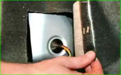 Замена заднего фонаря Замена заднего фонаря