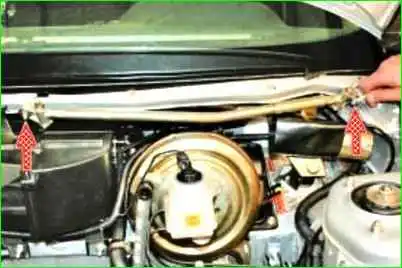 Снятие, разборка и установка очистителя ветрового стекла Снятие, разборка и установка очистителя ветрового стекла