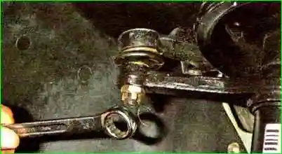 Как заменить рулевые наконечники и тяги Как заменить рулевые наконечники и тяги