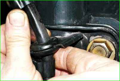 Замена шланга тормозов переднего колеса
