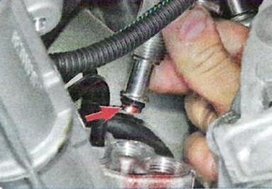 Как снять рулевой механизм автомобиля Lada Xray
