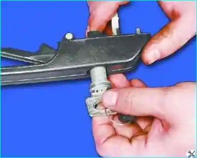 Замена замка двери автомобиля