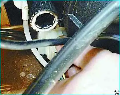 Замена фары и указателя поворота Замена фары и указателя поворота