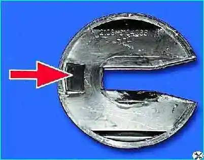 Снятие обивки двери автомобиля