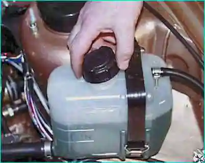 Замена охлаждающей жидкости ВАЗ-2109 Замена охлаждающей жидкости ВАЗ-2109