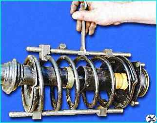 Разборка и сборка амортизационной стойки
