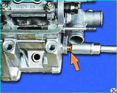 Разборка головки цилиндров двигателя Разборка головки цилиндров двигателя