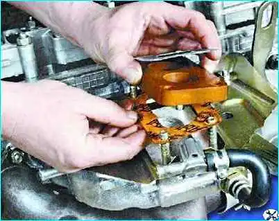 Разборка головки цилиндров двигателя Разборка головки цилиндров двигателя