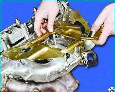 Разборка головки цилиндров двигателя Разборка головки цилиндров двигателя