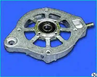 Проверка деталей генератора автомобиля Проверка деталей генератора автомобиля