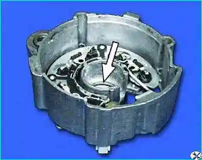 Проверка деталей генератора автомобиля Проверка деталей генератора автомобиля