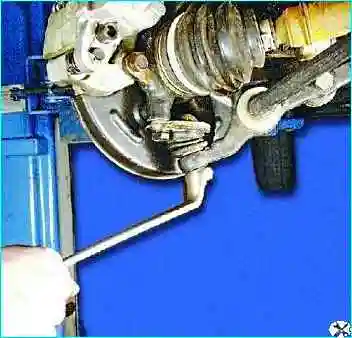 Замена рычага передней подвески Замена рычага передней подвески