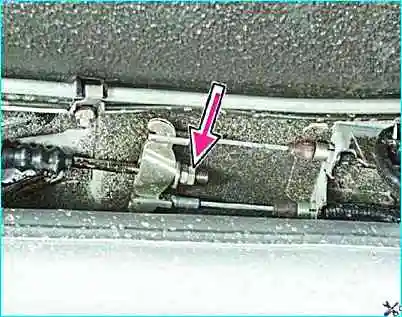 Проверка и регулировка стояночного тормоза