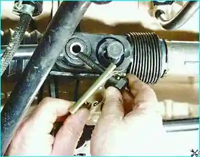 Снятие рулевого механизма