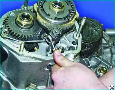 Сборка коробки передач ВАЗ-2109