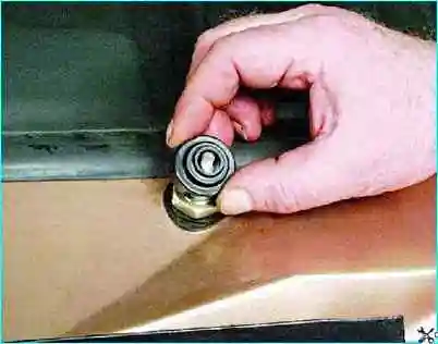 Замена механизма стеклоочистителя автомобиля Замена механизма стеклоочистителя автомобиля