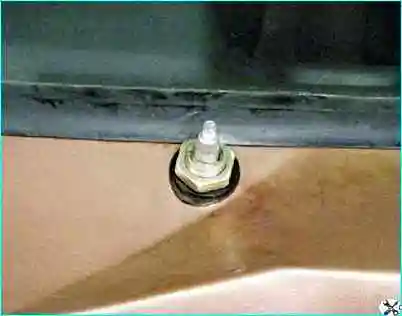 Замена механизма стеклоочистителя автомобиля Замена механизма стеклоочистителя автомобиля