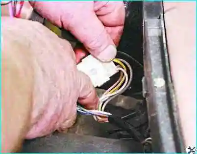 Замена механизма стеклоочистителя автомобиля Замена механизма стеклоочистителя автомобиля