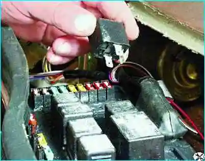 Замена механизма стеклоочистителя автомобиля Замена механизма стеклоочистителя автомобиля