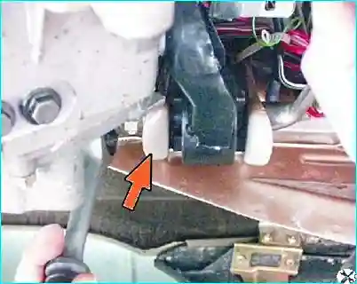 Снятие и установка двигателя