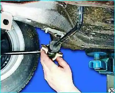 Замена стабилизатора передней подвески Замена стабилизатора передней подвески