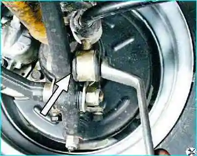 Замена стабилизатора передней подвески Замена стабилизатора передней подвески