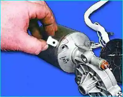 Ремонт стеклоочистителя и омывателя стекла