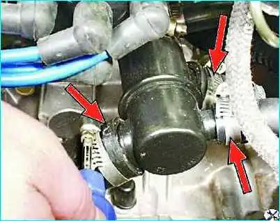 Снятие и установка термостата Снятие и установка термостата