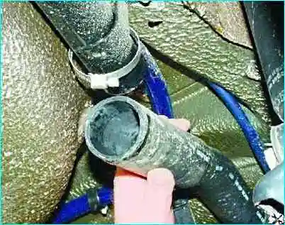 Снятие топливного бака автомобиля
