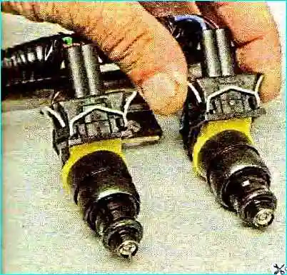 Снятие топливной рампы и проверка форсунок