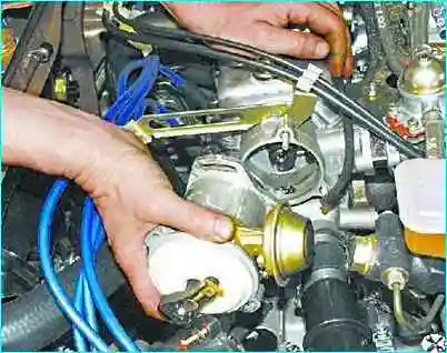 Снятие и установка распределителя зажигания