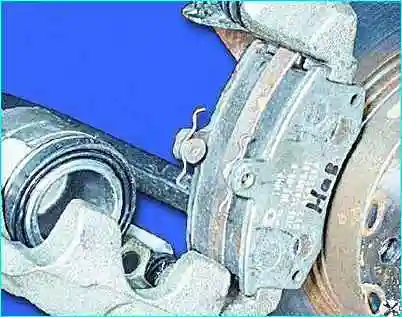 Замена колодок тормозов передних колес