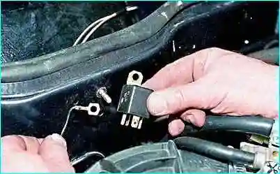 Замена реле стартера Замена реле стартера