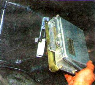 Снятие и установка контроллера ВАЗ-21099