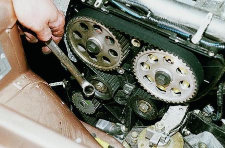 Замена ремня ГРМ двигателя ВАЗ-2112 автомобиля ВАЗ-2110