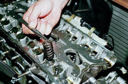 Замена сальников клапанов двигателя ВАЗ-2112 автомобиля ВАЗ-2110