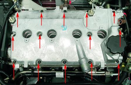 Снятие крышки ГБЦ двигателя ВАЗ-21124 автомобиля ВАЗ-2110