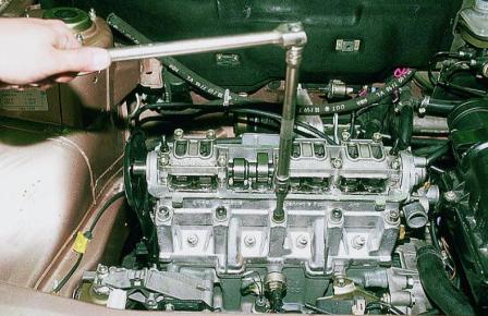 Снятие и разборка ГБЦ двигателя ВАЗ-2111, -2110