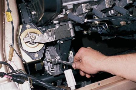 Как заменить ремень ГРМ двигателей ВАЗ-2110