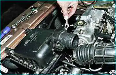 ВАЗ-2110 Снятие датчика массового расхода воздуха