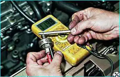 ВАЗ-2110 Снятие датчика детонации